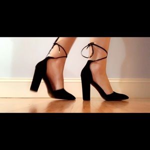 Black heels with string tie
